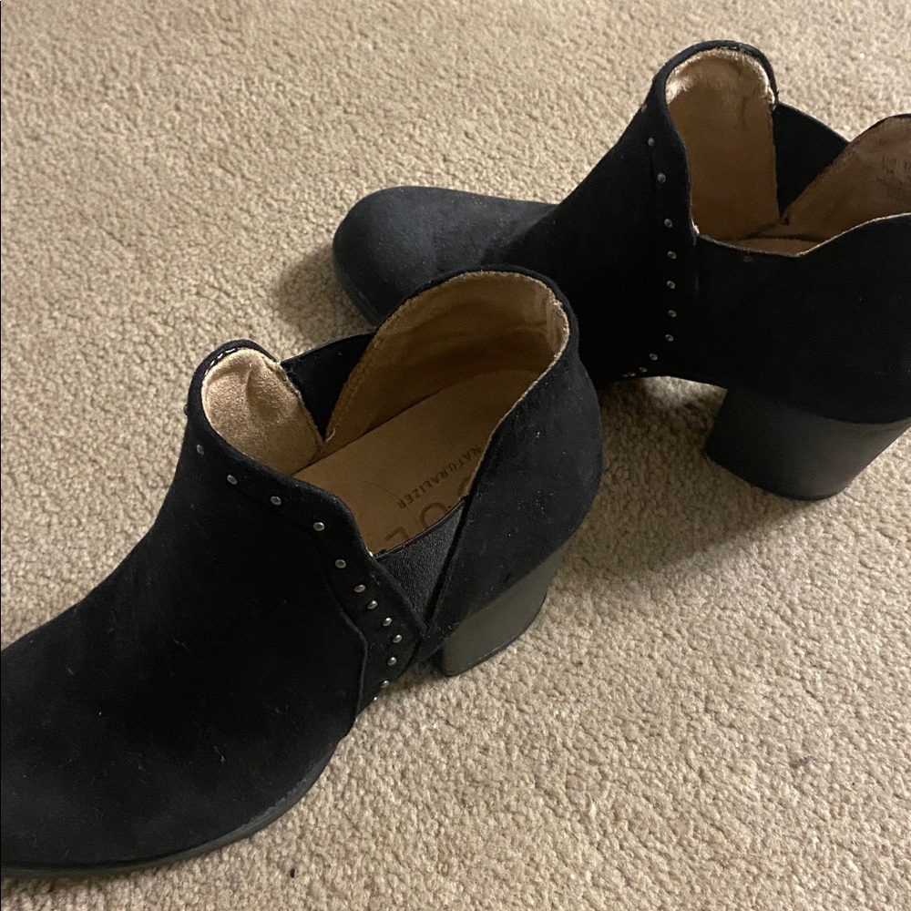 SOUL Naturalizer Black Suede Ankle Boots